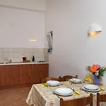 Dubravka Πανσιόν Mlini
