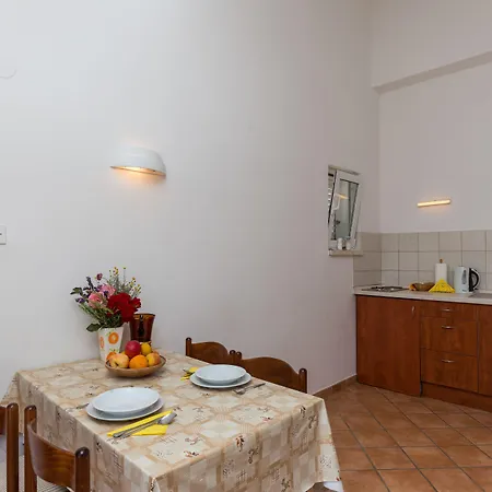 杜布拉夫卡别墅 招待所 3*